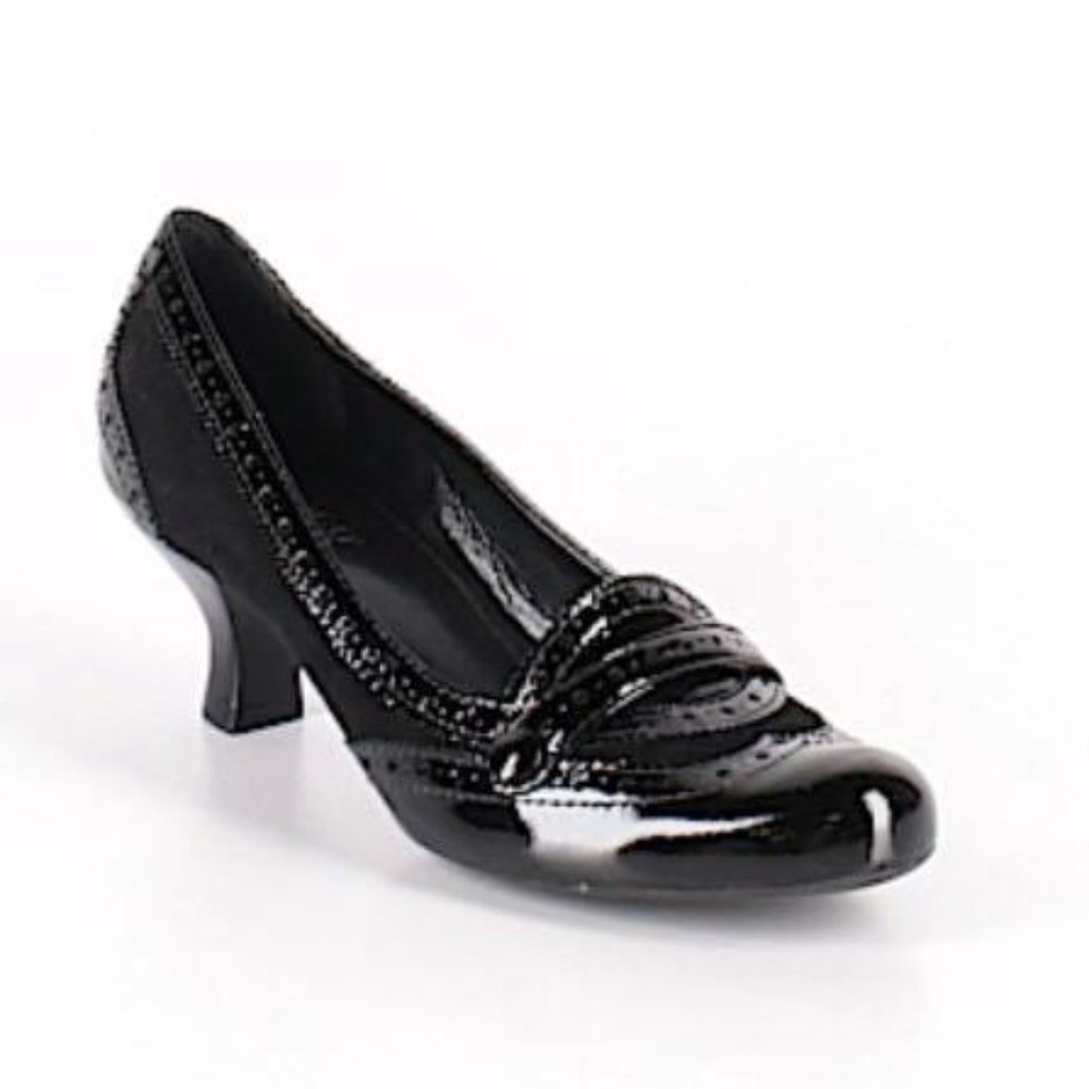 Franco Sarto Black Wingtip Oxford Suede and Patent Leather Black Pumps sz6